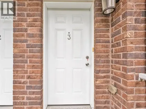 1811 Northway Avenue Windsor ON N9B 3M1