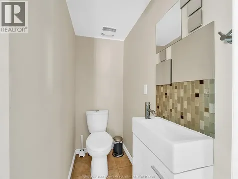 1811 Northway Avenue Windsor ON N9B 3M1