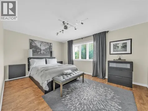 1811 Northway Avenue Windsor ON N9B 3M1