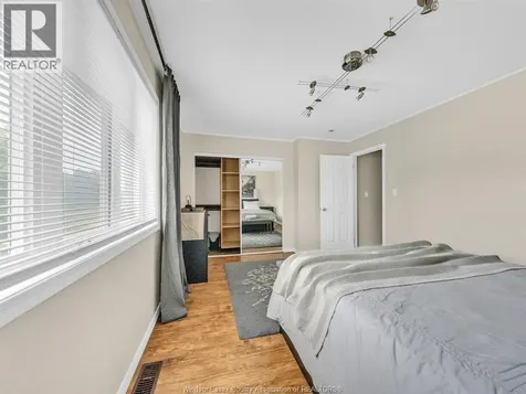 1811 Northway Avenue Windsor ON N9B 3M1