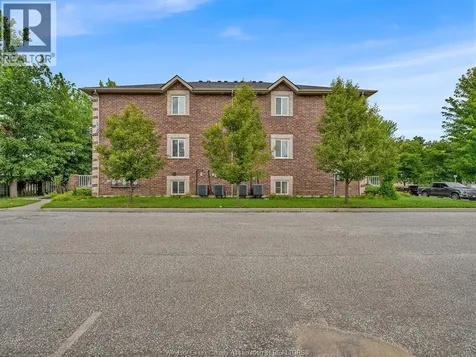 1811 Northway Avenue Windsor ON N9B 3M1
