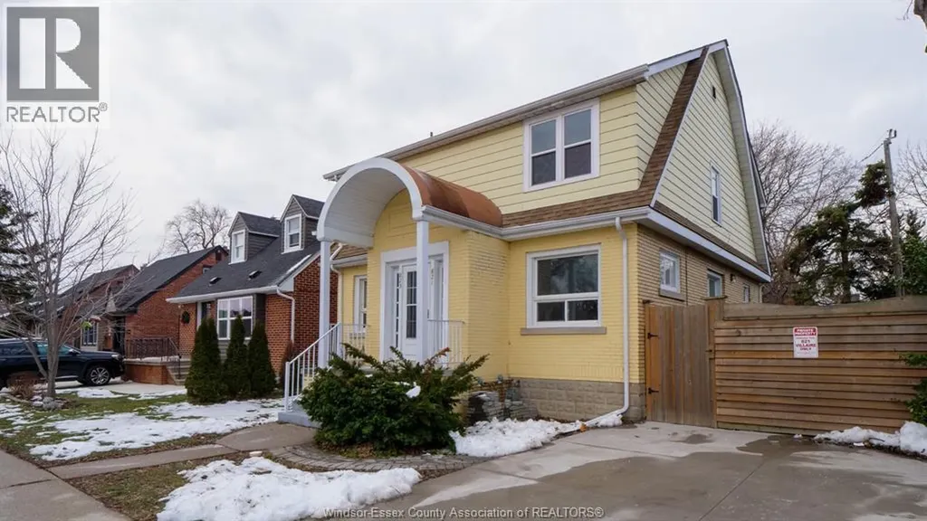 821-823 Villaire Windsor ON N9S 2J3