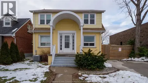 821-823 Villaire Windsor ON N9S 2J3