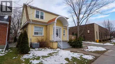 821-823 Villaire Windsor ON N9S 2J3