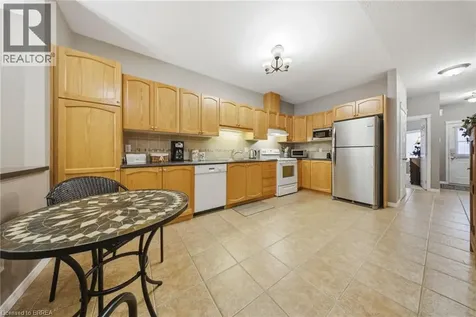 10 Cobblestone Drive Paris ON N3L 4G9
