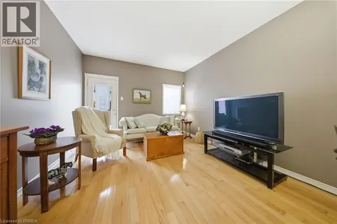 10 Cobblestone Drive Paris ON N3L 4G9