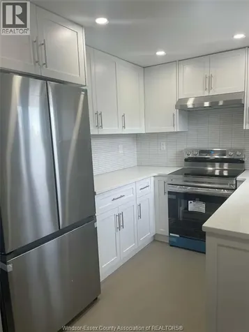 1439 Benjamin Avenue Windsor ON N8X 4N2