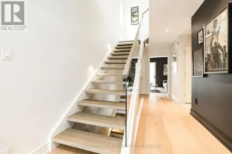 330 Kenwood Avenue Ottawa ON K1Z 8N2