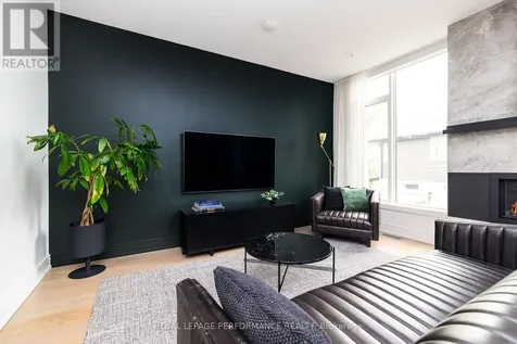 330 Kenwood Avenue Ottawa ON K1Z 8N2