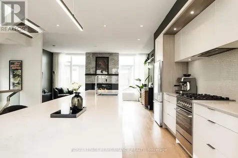 330 Kenwood Avenue Ottawa ON K1Z 8N2