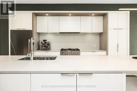 330 Kenwood Avenue Ottawa ON K1Z 8N2