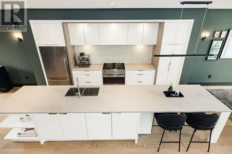 330 Kenwood Avenue Ottawa ON K1Z 8N2
