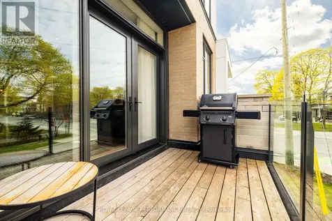 330 Kenwood Avenue Ottawa ON K1Z 8N2