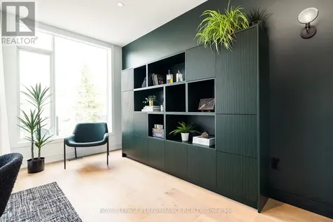 330 Kenwood Avenue Ottawa ON K1Z 8N2