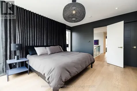 330 Kenwood Avenue Ottawa ON K1Z 8N2