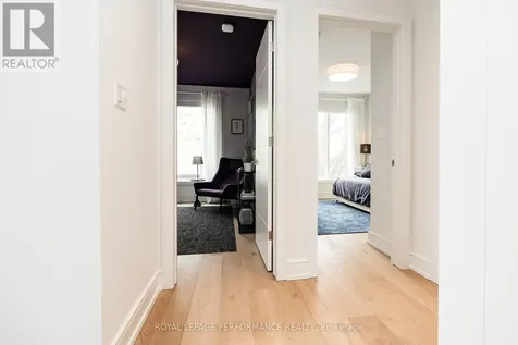 330 Kenwood Avenue Ottawa ON K1Z 8N2