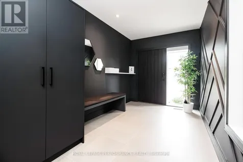 330 Kenwood Avenue Ottawa ON K1Z 8N2