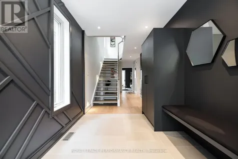 330 Kenwood Avenue Ottawa ON K1Z 8N2