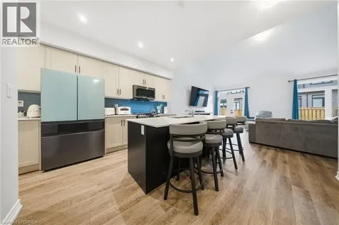 30 Bensley Lane Hamilton ON L9C 0E7
