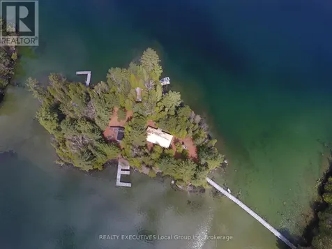 2 Island 939 Temagami ON P0H 2H0