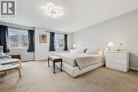 833 Scollard Court Mississauga ON L5V 2B4