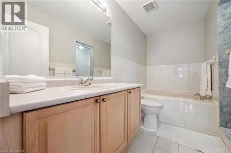 833 Scollard Court Mississauga ON L5V 2B4