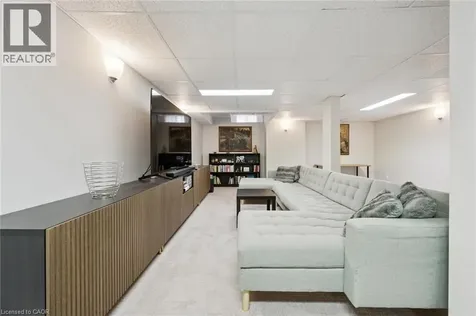 833 Scollard Court Mississauga ON L5V 2B4