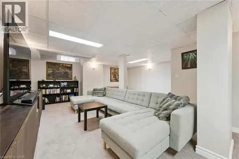 833 Scollard Court Mississauga ON L5V 2B4