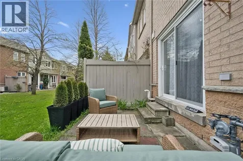 833 Scollard Court Mississauga ON L5V 2B4