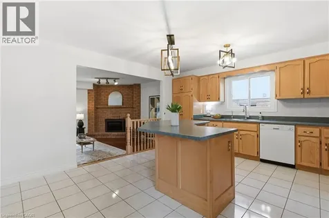 12 Sumner Crescent Grimsby ON L3M 5E2