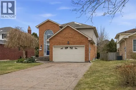 12 Sumner Crescent Grimsby ON L3M 5E2
