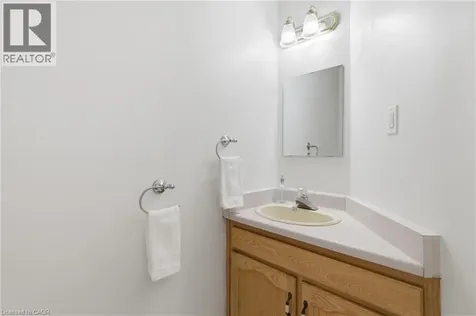 12 Sumner Crescent Grimsby ON L3M 5E2