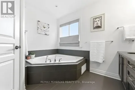19 Nick Street Petawawa ON K8H 0C2