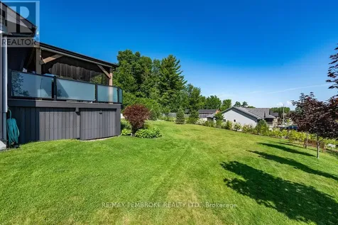 19 Nick Street Petawawa ON K8H 0C2