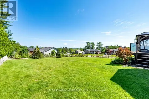 19 Nick Street Petawawa ON K8H 0C2