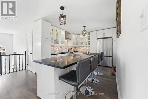 60 St Patrick's Drive Brantford ON N3T 6L4