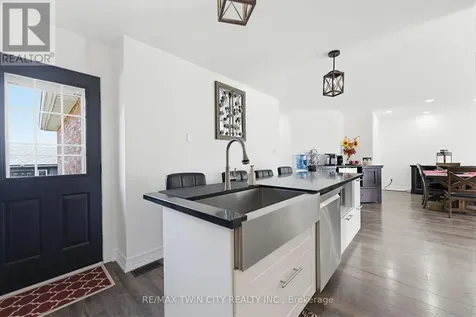 60 St Patrick's Drive Brantford ON N3T 6L4