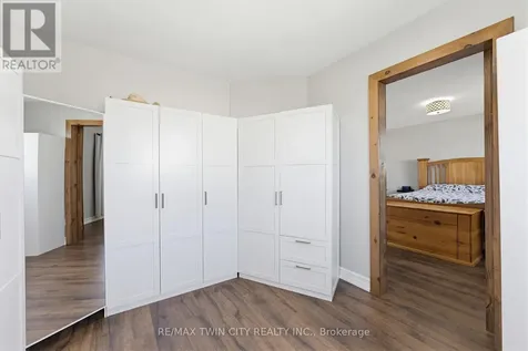 60 St Patrick's Drive Brantford ON N3T 6L4
