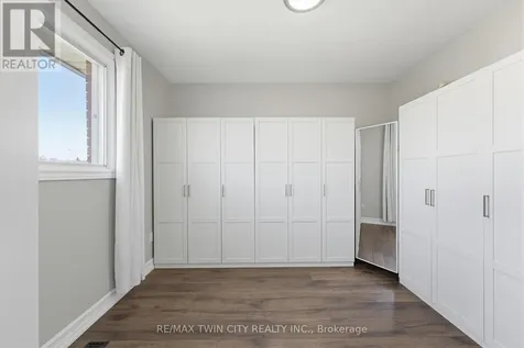 60 St Patrick's Drive Brantford ON N3T 6L4