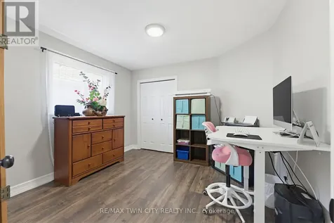 60 St Patrick's Drive Brantford ON N3T 6L4