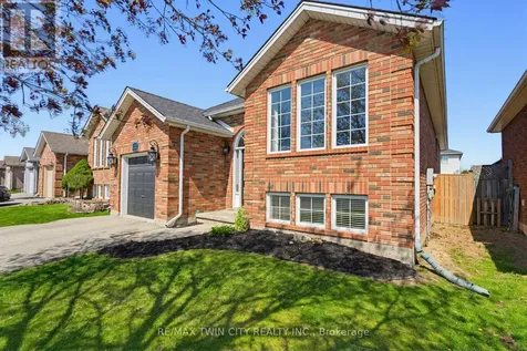 60 St Patrick's Drive Brantford ON N3T 6L4