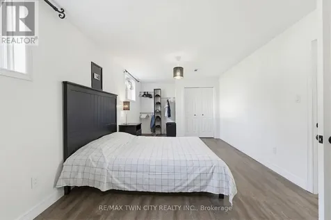60 St Patrick's Drive Brantford ON N3T 6L4