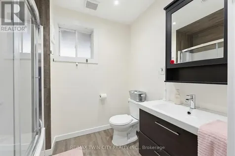 60 St Patrick's Drive Brantford ON N3T 6L4