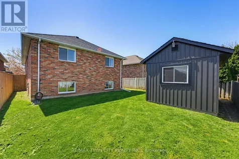 60 St Patrick's Drive Brantford ON N3T 6L4