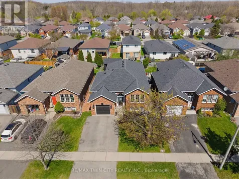 60 St Patrick's Drive Brantford ON N3T 6L4