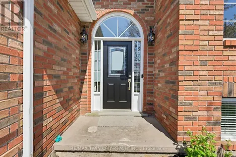 60 St Patrick's Drive Brantford ON N3T 6L4