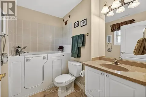 24 Regency Place Brockville ON K6V 7M5