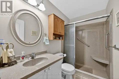 24 Regency Place Brockville ON K6V 7M5
