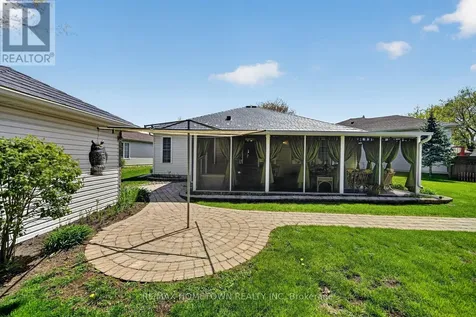 24 Regency Place Brockville ON K6V 7M5