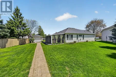 24 Regency Place Brockville ON K6V 7M5